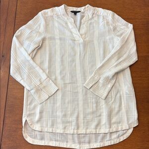 Women’s Banana Republic Cream Plaid Blouse Size M